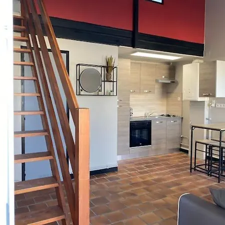 Duplex Meuble Avec Place De Parking Apartmán *